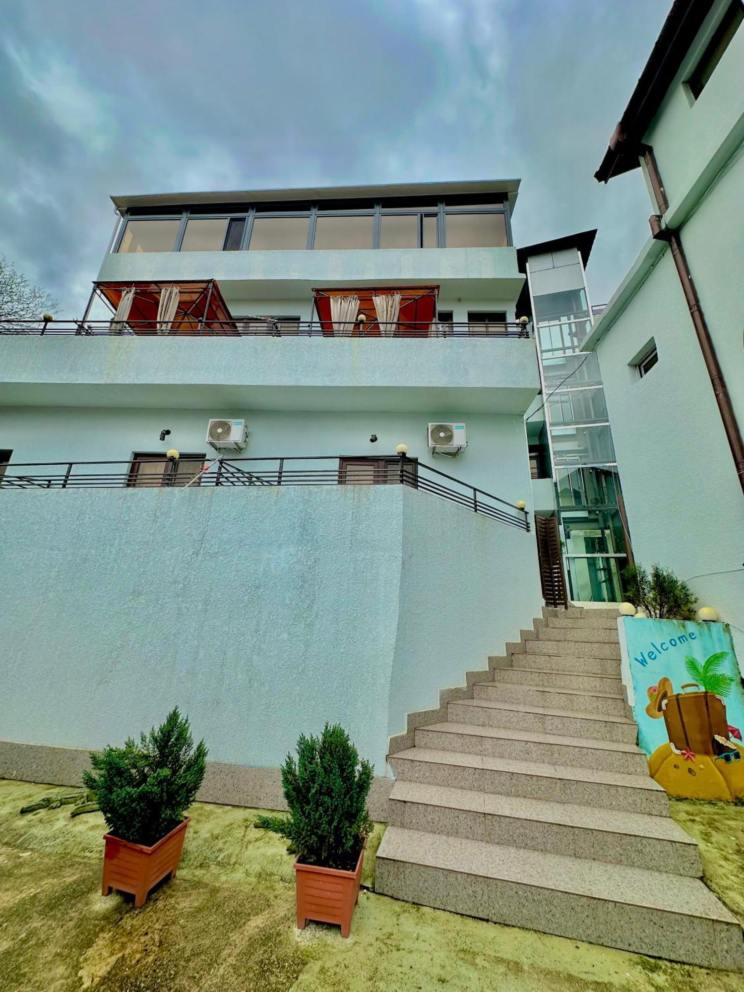 Отель Balcony Кутаиси Экстерьер фото
